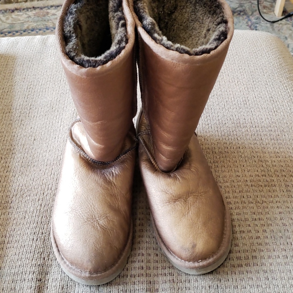 UGG Bronze Metallic Mid size 6